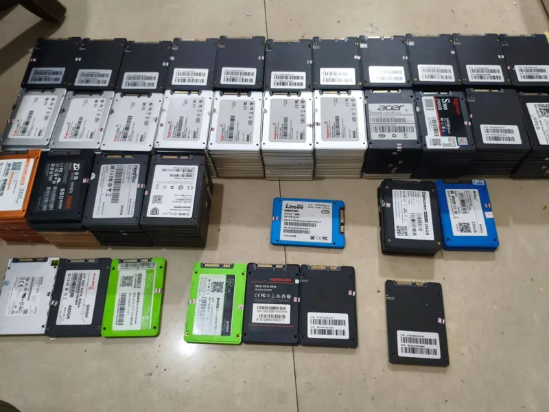 SATA SSD · 2.5″